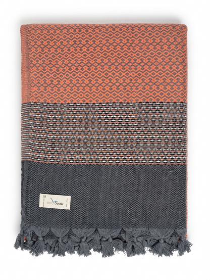 Moderne Tagesdecke mit geometrischem Muster und Fransen 1,80m x 2,00m