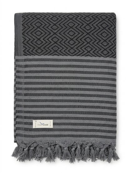 Moderne Tagesdecke mit geometrischem Muster und Fransen 1,80m x 2,00m