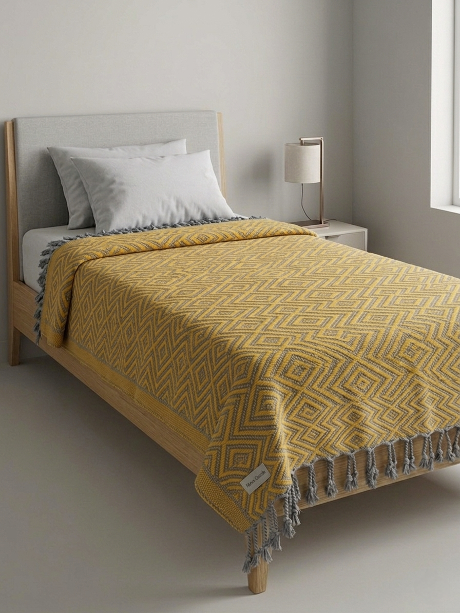 MaxxGoods Tagesdecke mit geometrischen Muster & Franzen 130 x 200 cm