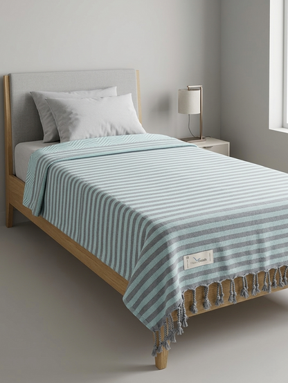 MaxxGoods Tagesdecke mit geometrischen Muster & Franzen 130 x 200 cm