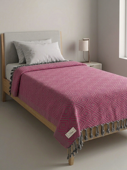 MaxxGoods Tagesdecke mit geometrischen Muster & Franzen 130 x 200 cm